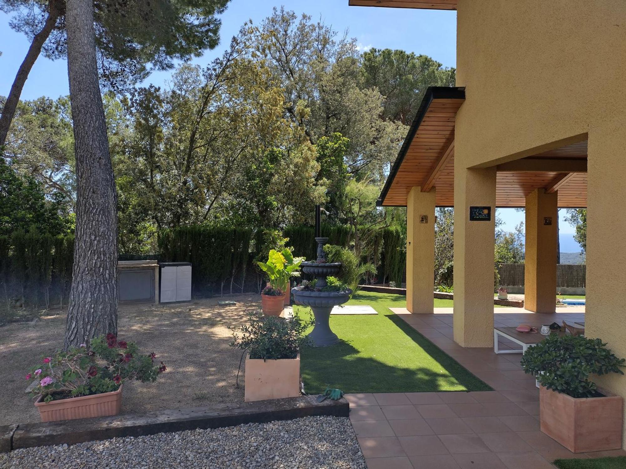 Casa Feliz Villa Sant Cebrià de Vallalta Dış mekan fotoğraf