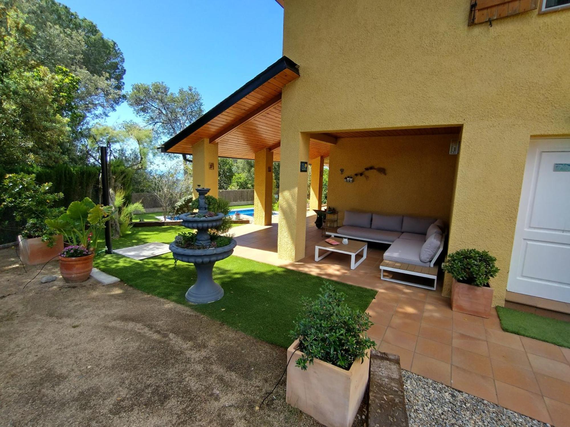 Casa Feliz Villa Sant Cebrià de Vallalta Dış mekan fotoğraf